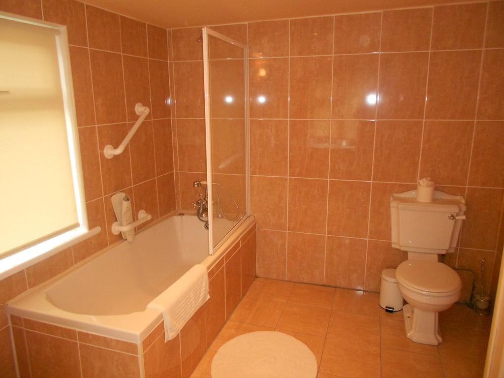 Tralia Farmhouse Self Catering Farranfore Ruang foto