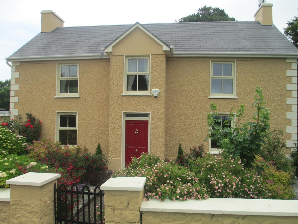 Tralia Farmhouse Self Catering Farranfore Ruang foto