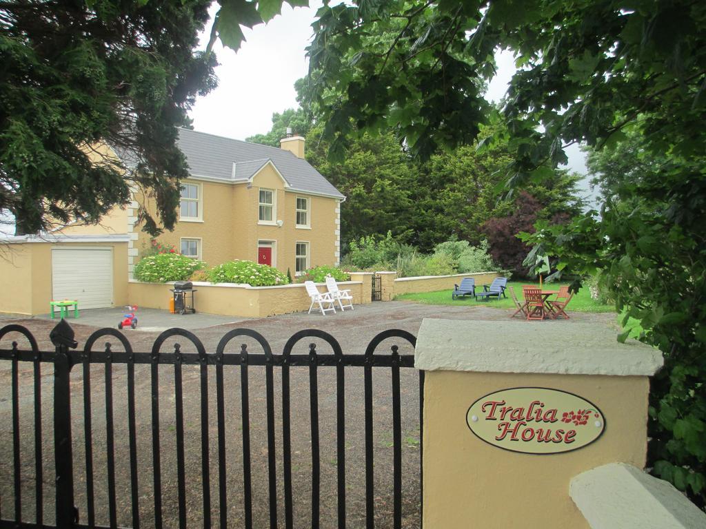 Tralia Farmhouse Self Catering Farranfore Ruang foto